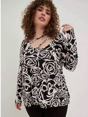 Torrid Lovesick Spray Paint Skull Strappy Hi-Lo Top 4X NWT